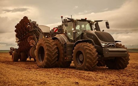 Os queridinhos do campo: Tratores Valtra são os mais desejados entre os produtores rurais